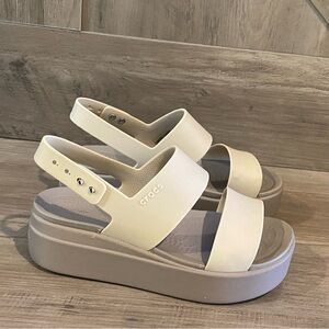 CROCS Brooklyn Low Wedge Platform Sandals Women’s Size 6 Khaki/Bone